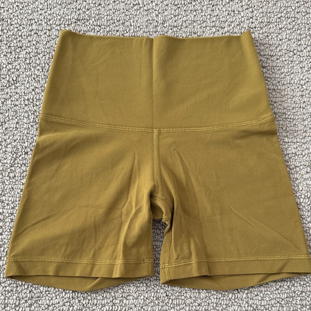 Aritzia TnAction High-Waisted Shorts